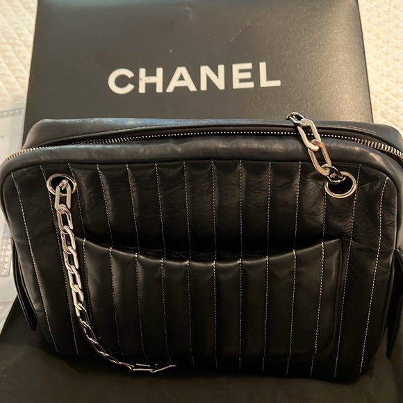 Chanel purse! - Picture 4 of 16